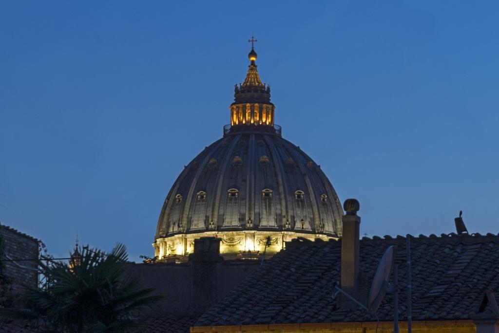 La Porta Rossa Di Borgo - Vatican Luxury Suite Rome Exterior photo