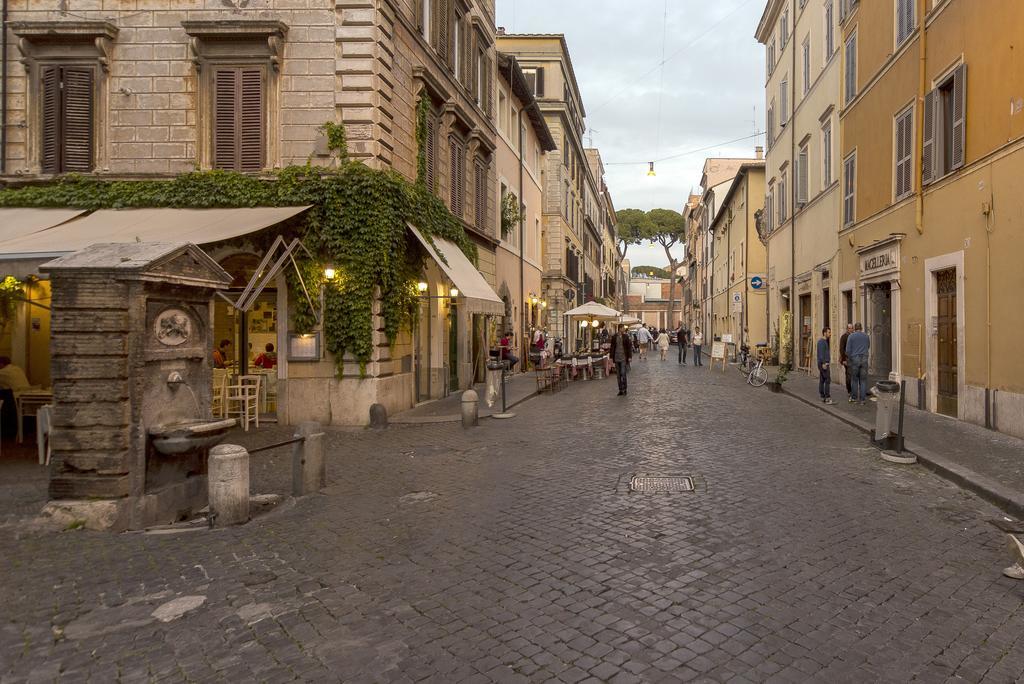 La Porta Rossa Di Borgo - Vatican Luxury Suite Rome Exterior photo