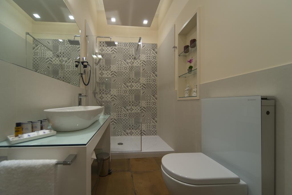La Porta Rossa Di Borgo - Vatican Luxury Suite Rome Exterior photo