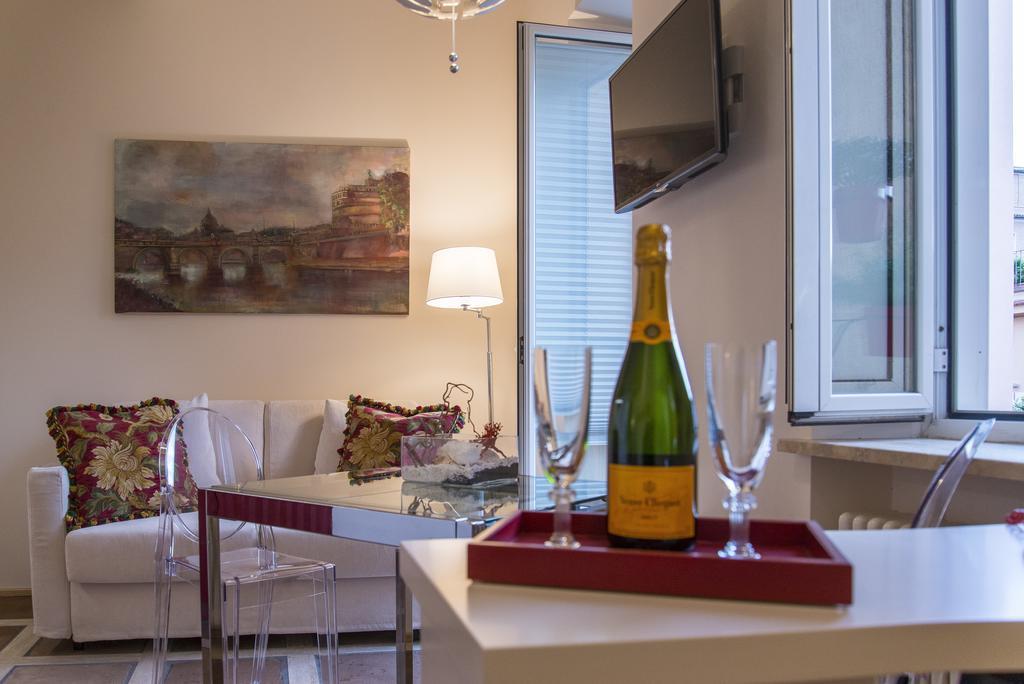 La Porta Rossa Di Borgo - Vatican Luxury Suite Rome Exterior photo