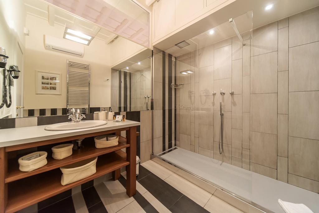 La Porta Rossa Di Borgo - Vatican Luxury Suite Rome Exterior photo