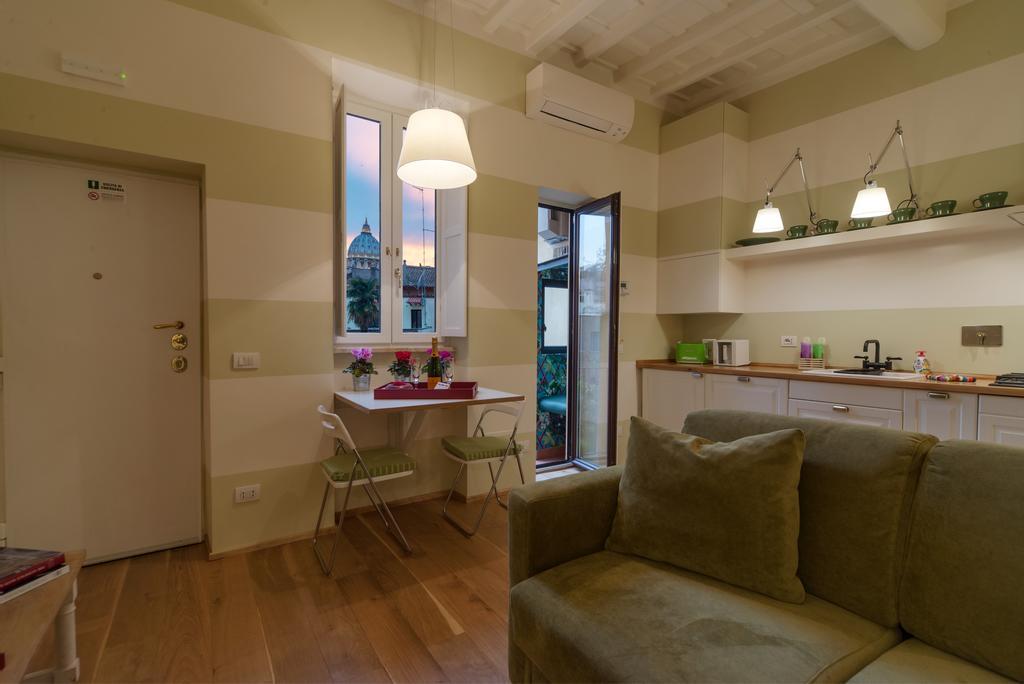 La Porta Rossa Di Borgo - Vatican Luxury Suite Rome Exterior photo