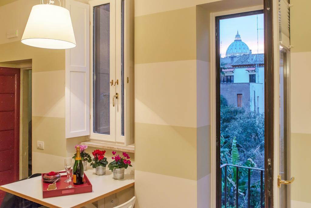 La Porta Rossa Di Borgo - Vatican Luxury Suite Rome Exterior photo